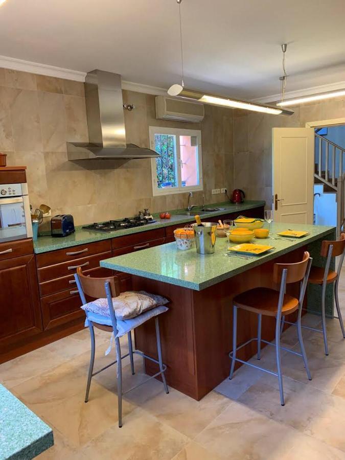 Chalet Con Piscina A 50 M De La Playa . Марбеля Екстериор снимка